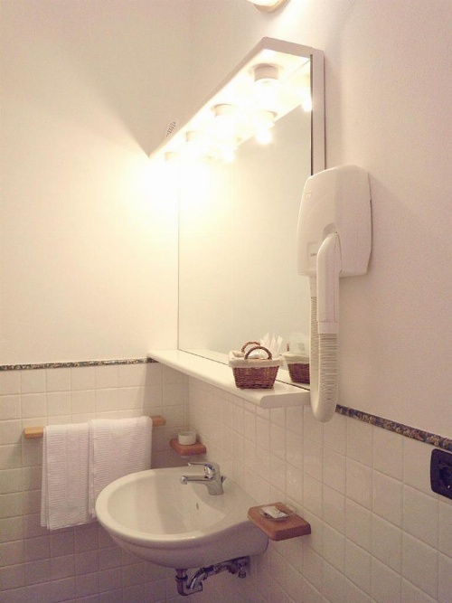 Michela Rooms image 12